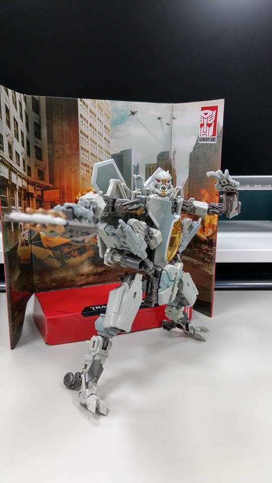 Transformers News: In-Hand Images of Transformers Studio Series 06 Starscream