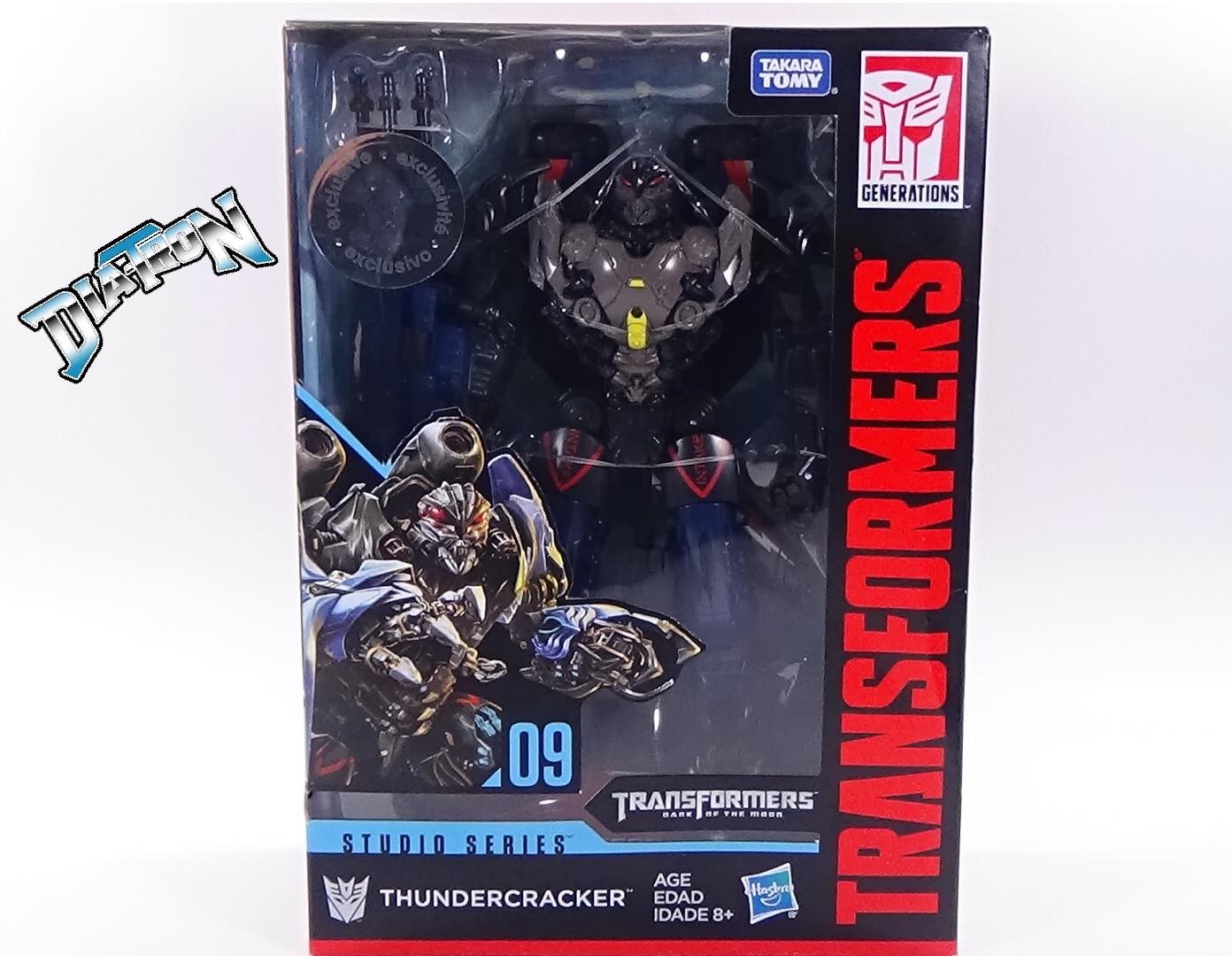 Transformers News: Video Review and Comparison of Transformers Studio Series 09 Thundercracker