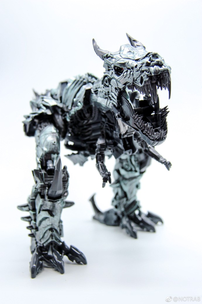 Transformers News: New In Hand Images and Transformation Video of Leader Class Grimlock from Transformers Studio Series Transformers News: New In Hand Images and Transformation Video of Leader Class Grimlock from Transformers Studio Series