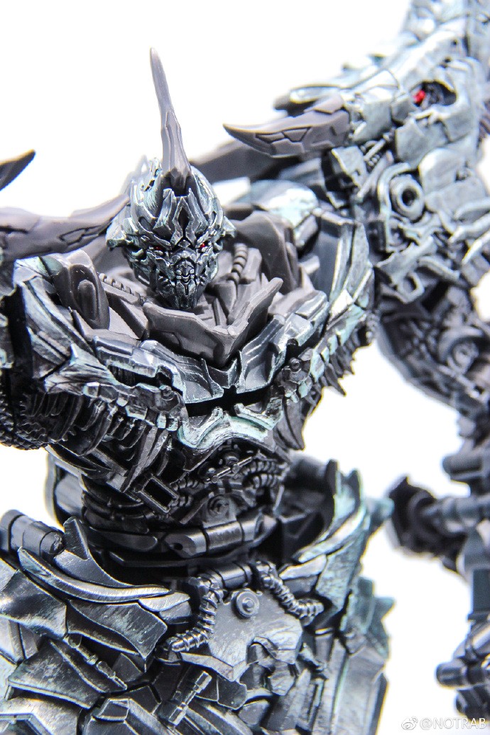 Transformers News: New In Hand Images and Transformation Video of Leader Class Grimlock from Transformers Studio Series Transformers News: New In Hand Images and Transformation Video of Leader Class Grimlock from Transformers Studio Series