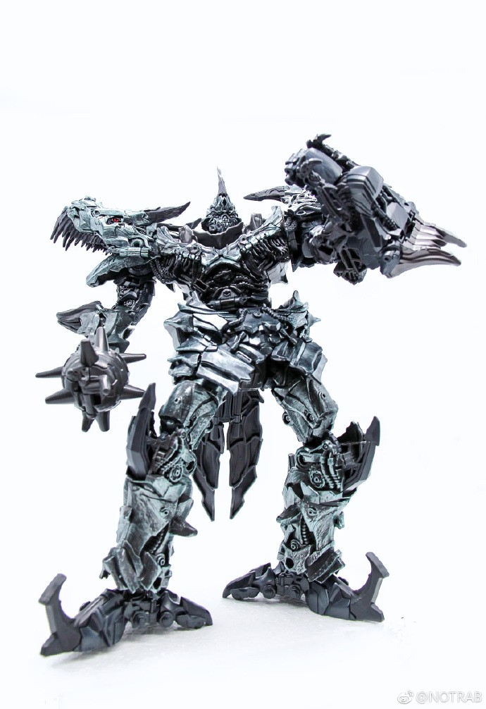Transformers News: New In Hand Images and Transformation Video of Leader Class Grimlock from Transformers Studio Series Transformers News: New In Hand Images and Transformation Video of Leader Class Grimlock from Transformers Studio Series