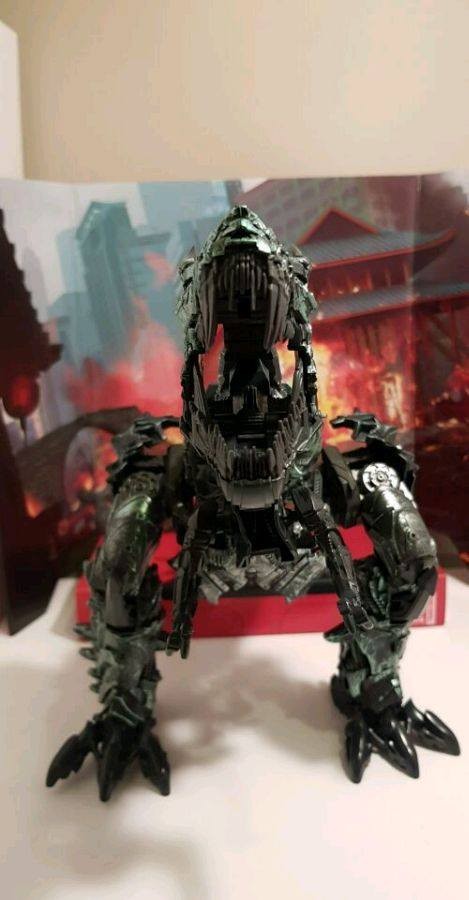 Transformers News: New In Hand Images and Transformation Video of Leader Class Grimlock from Transformers Studio Series