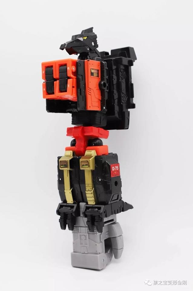 Transformers News: High Quality Images of Power of the Primes Predaking and Predacons