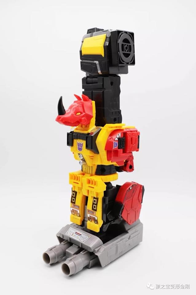 Transformers News: High Quality Images of Power of the Primes Predaking and Predacons