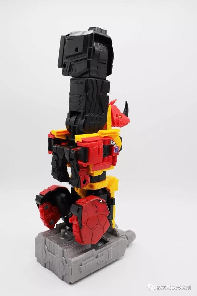 Transformers News: High Quality Images of Power of the Primes Predaking and Predacons