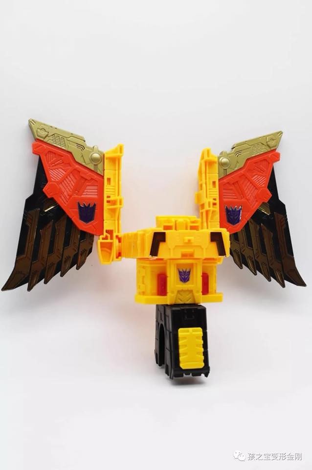 Transformers News: High Quality Images of Power of the Primes Predaking and Predacons