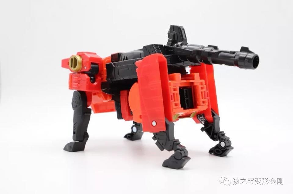 Transformers News: High Quality Images of Power of the Primes Predaking and Predacons