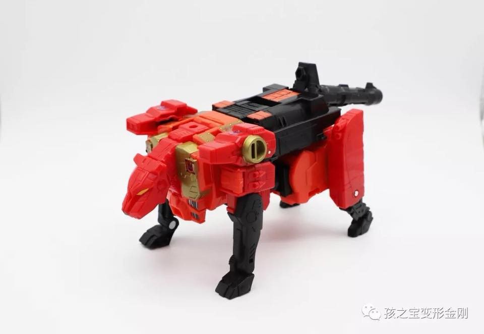 Transformers News: High Quality Images of Power of the Primes Predaking and Predacons