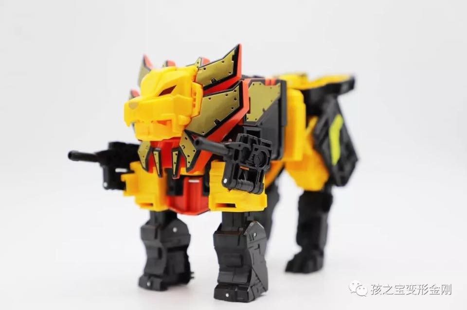 Transformers News: High Quality Images of Power of the Primes Predaking and Predacons
