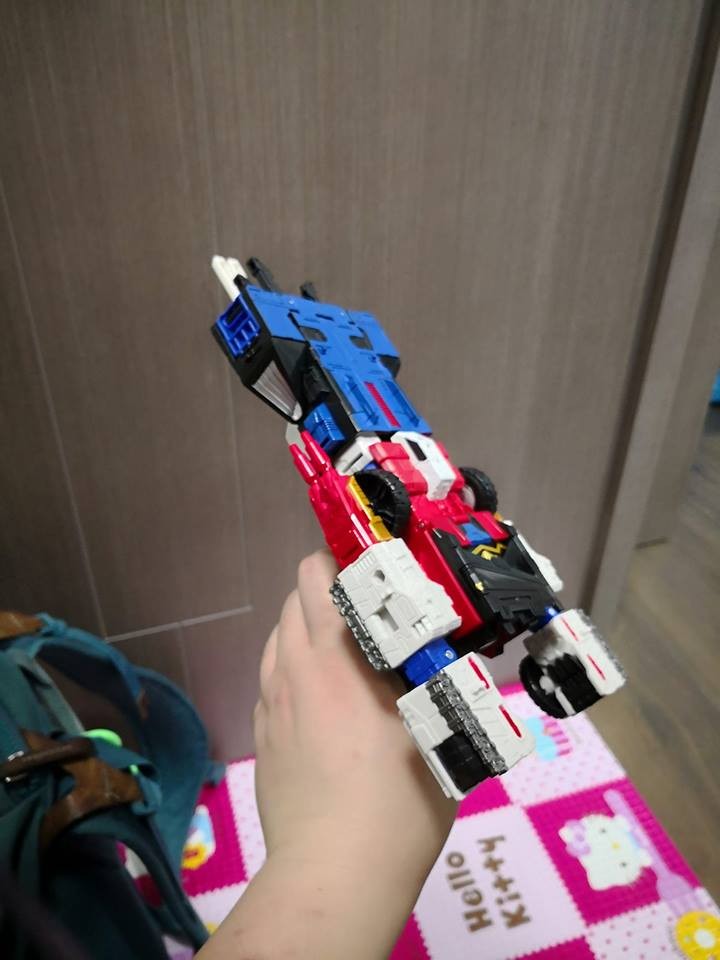 Transformers News: In-Hand Images of Takara Tomy Transformers Legends LG-EX Greatshot and Grand Maximus