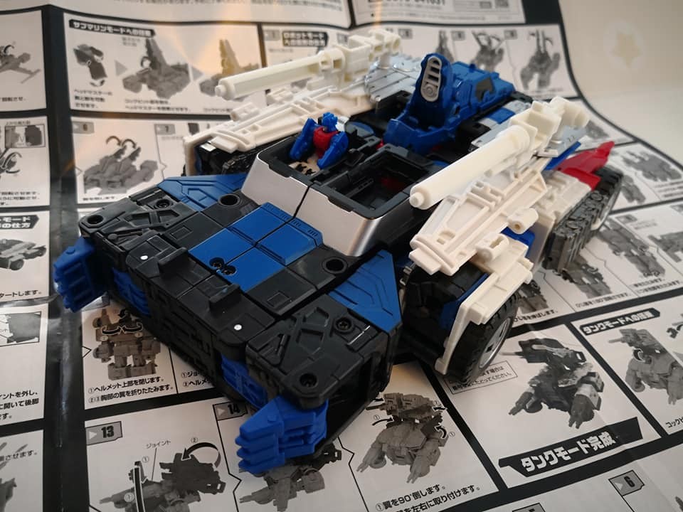 Transformers News: In-Hand Images of Takara Tomy Transformers Legends LG-EX Greatshot and Grand Maximus