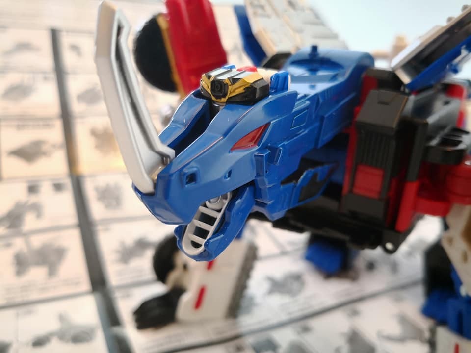 Transformers News: In-Hand Images of Takara Tomy Transformers Legends LG-EX Greatshot and Grand Maximus