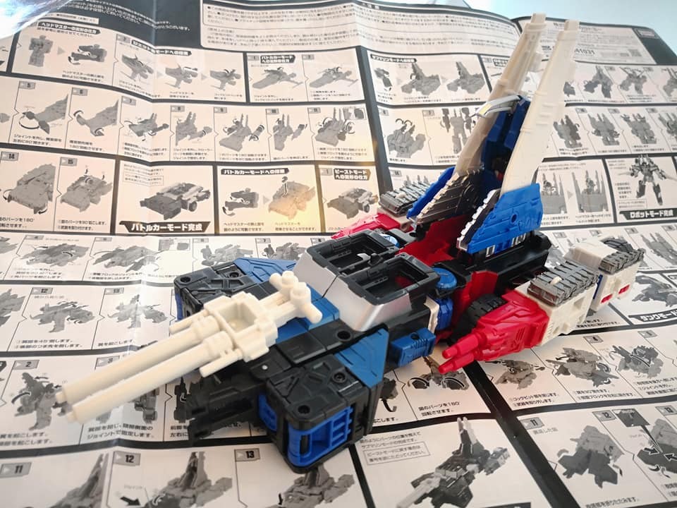 Transformers News: In-Hand Images of Takara Tomy Transformers Legends LG-EX Greatshot and Grand Maximus