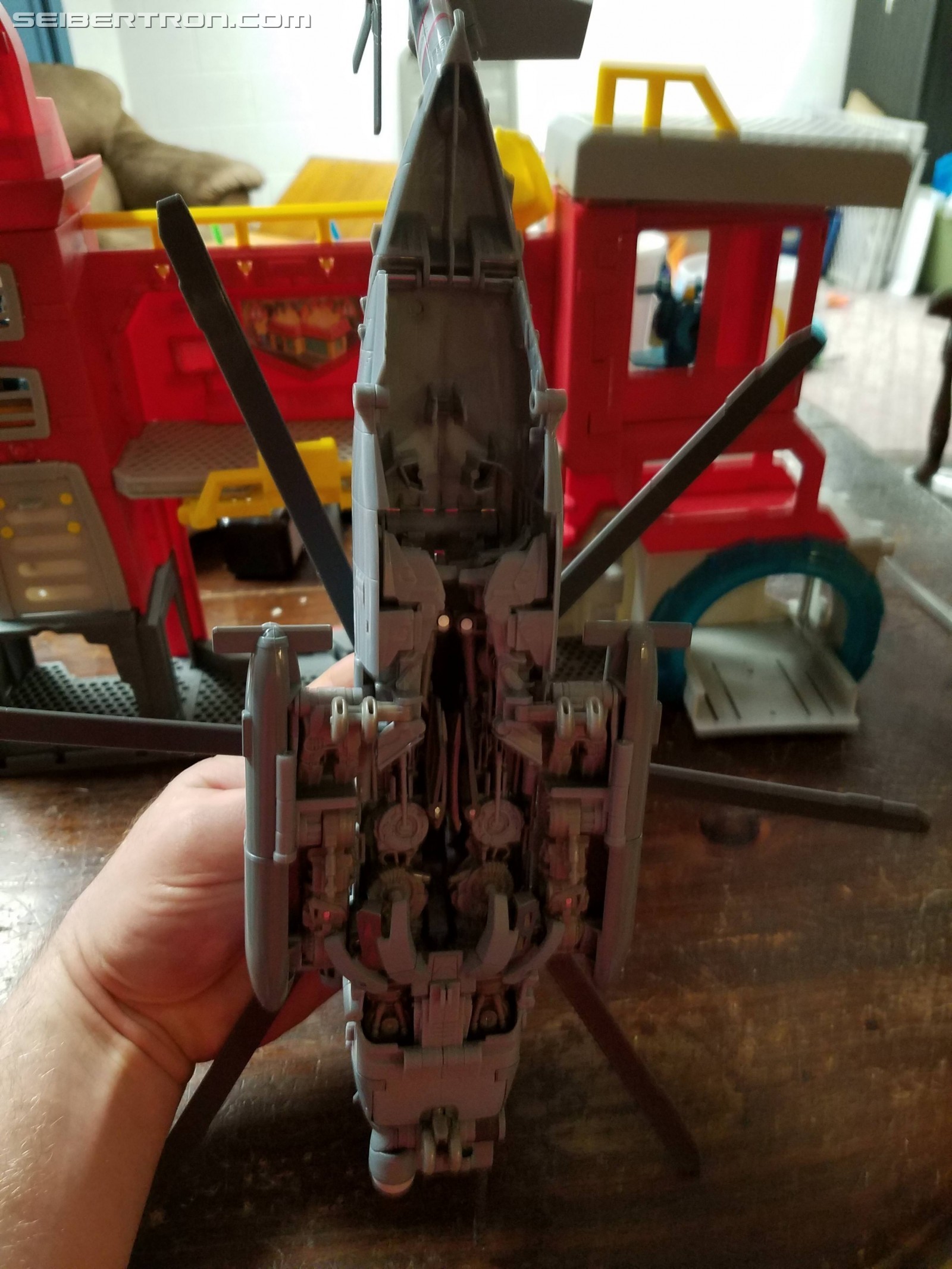 Transformers News: Pictorial Review of Transformers Studio Series Leader Blackout Transformers News: Pictorial Review of Transformers Studio Series Leader Blackout