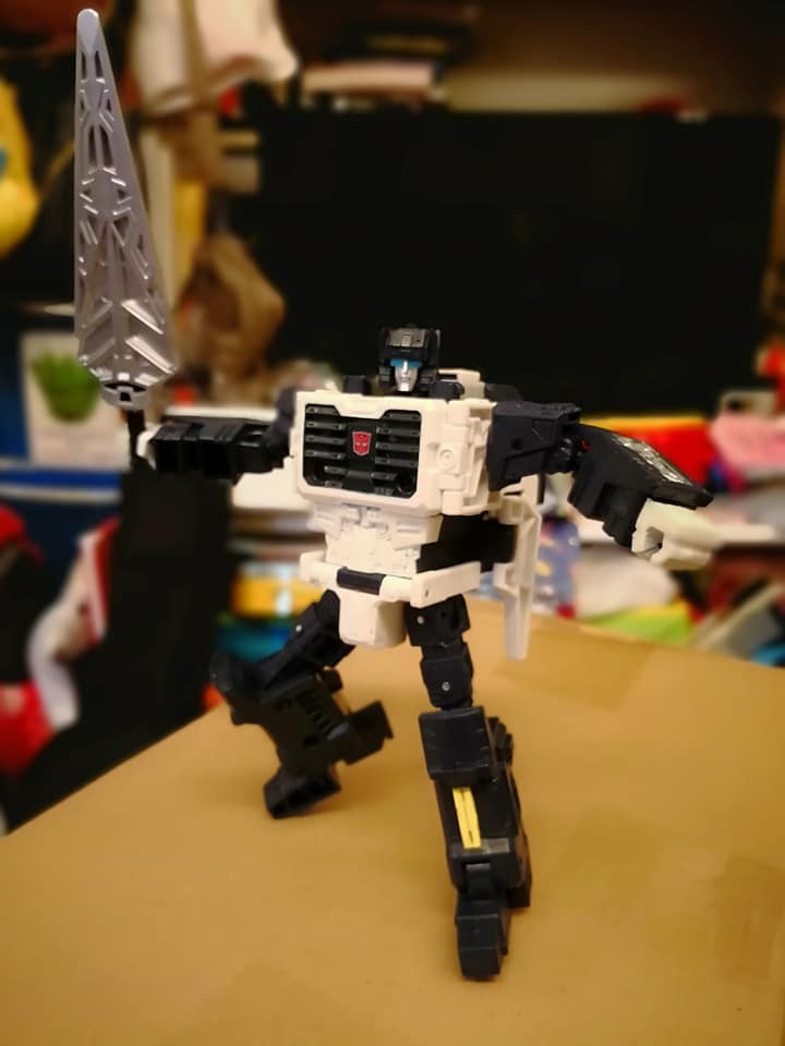 Transformers News: More In-Hand Images & Comparisons of Takara Tomy Transformers Legends LG-EX Grand Maximus