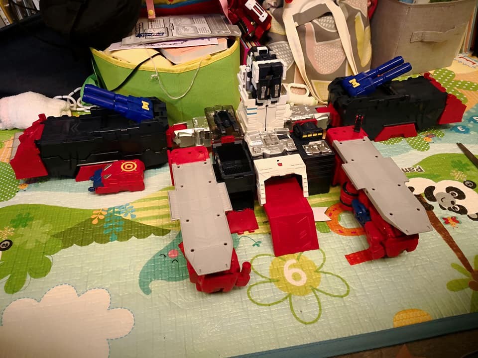 Transformers News: More In-Hand Images & Comparisons of Takara Tomy Transformers Legends LG-EX Grand Maximus