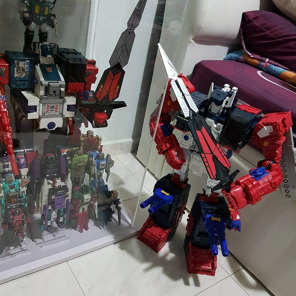 Transformers News: More In-Hand Images & Comparisons of Takara Tomy Transformers Legends LG-EX Grand Maximus