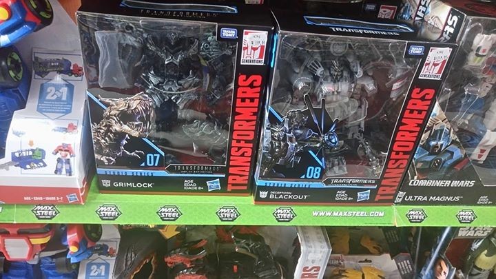 Transformers News: Transformers Power of the Primes Wave 1 Deluxe and Voyagers, Wave 1 Studio Series Leaders Sighted In Transformers News: Transformers Power of the Primes Wave 1 Deluxe and Voyagers, Wave 1 Studio Series Leaders Sighted In