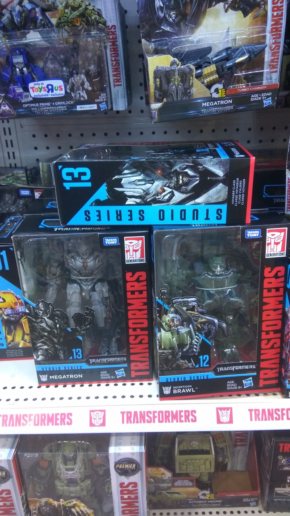 Transformers News: First Global Sighting of Transformers Studio Series Voyagers Brawl and Megatron Transformers News: First Global Sighting of Transformers Studio Series Voyagers Brawl and Megatron