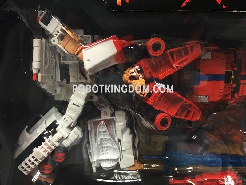 Transformers News: In-Package Images of Transformers X Street Fighter II Figures