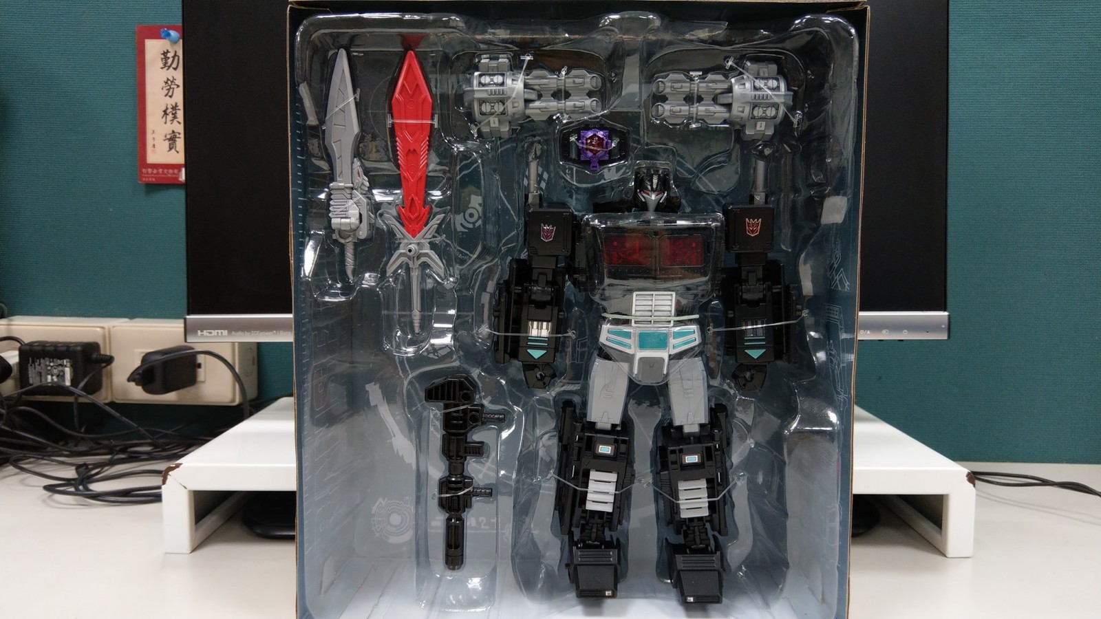 Transformers News: In Hand Images of Transformers Power of the Primes Amazon Exclusive Nemesis Prime
