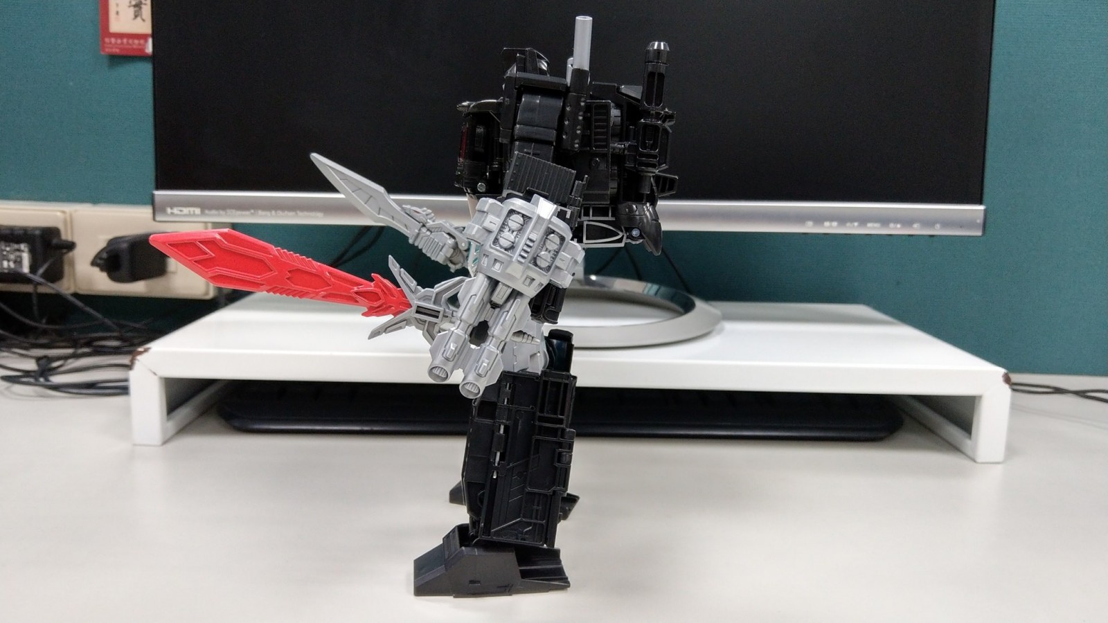 Transformers News: In Hand Images of Transformers Power of the Primes Amazon Exclusive Nemesis Prime