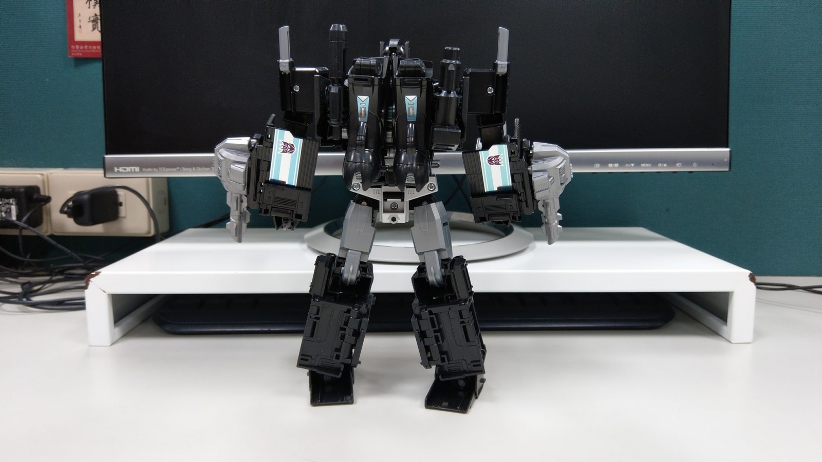 Transformers News: In Hand Images of Transformers Power of the Primes Amazon Exclusive Nemesis Prime