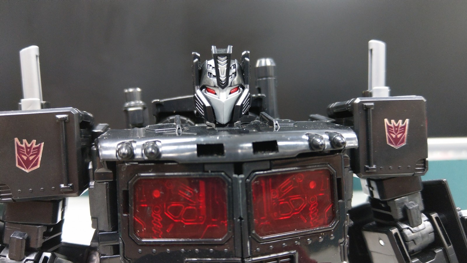 Transformers News: In Hand Images of Transformers Power of the Primes Amazon Exclusive Nemesis Prime