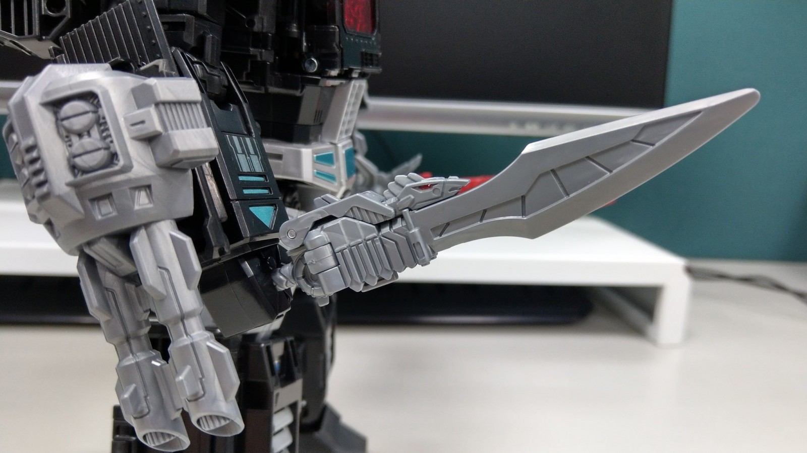 Transformers News: In Hand Images of Transformers Power of the Primes Amazon Exclusive Nemesis Prime