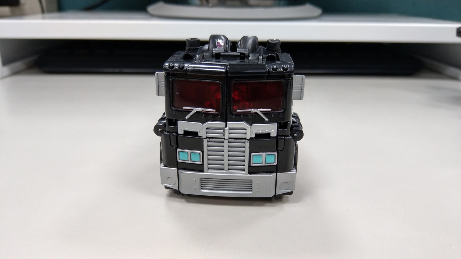 Transformers News: In Hand Images of Transformers Power of the Primes Amazon Exclusive Nemesis Prime