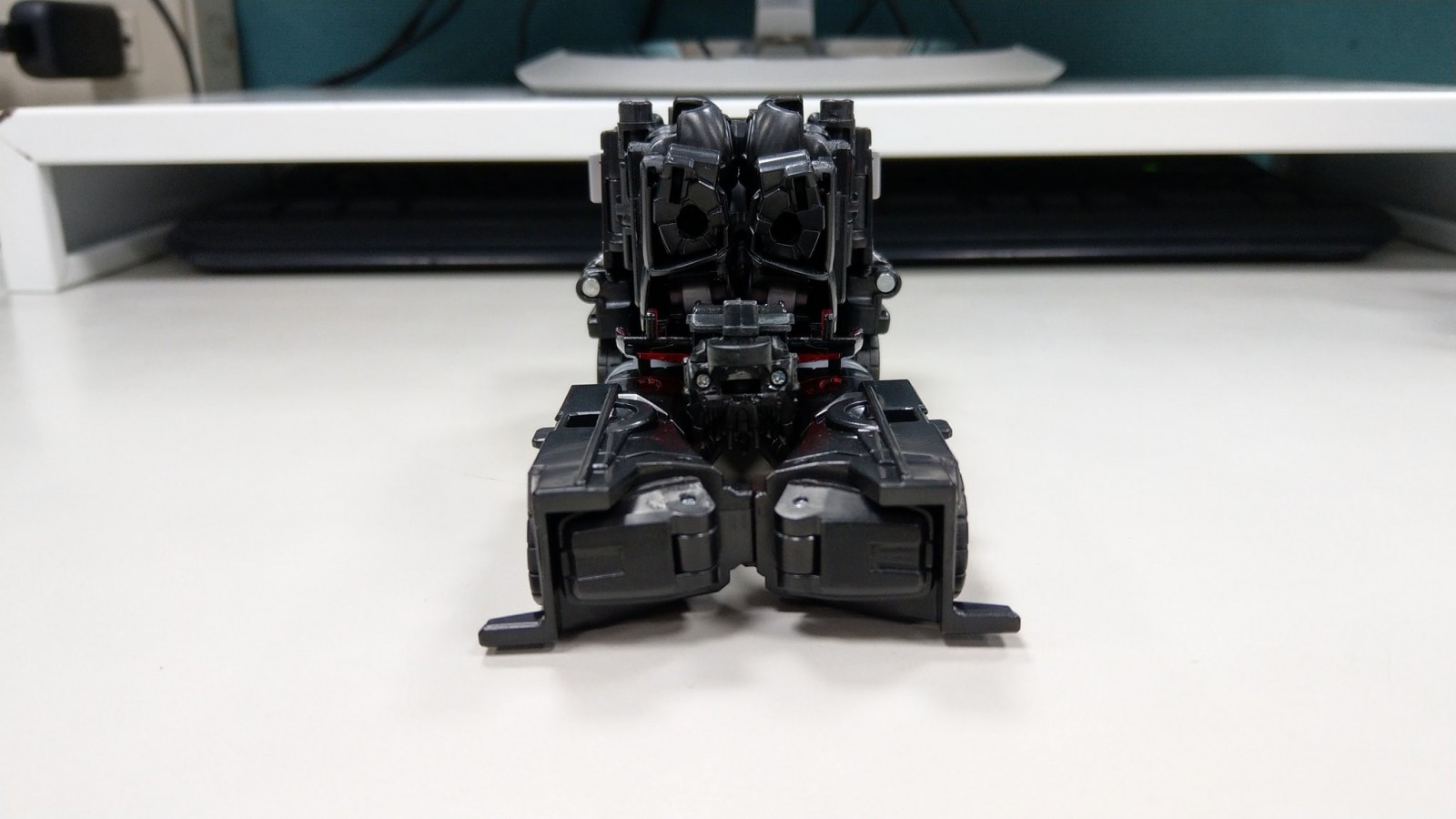 Transformers News: In Hand Images of Transformers Power of the Primes Amazon Exclusive Nemesis Prime