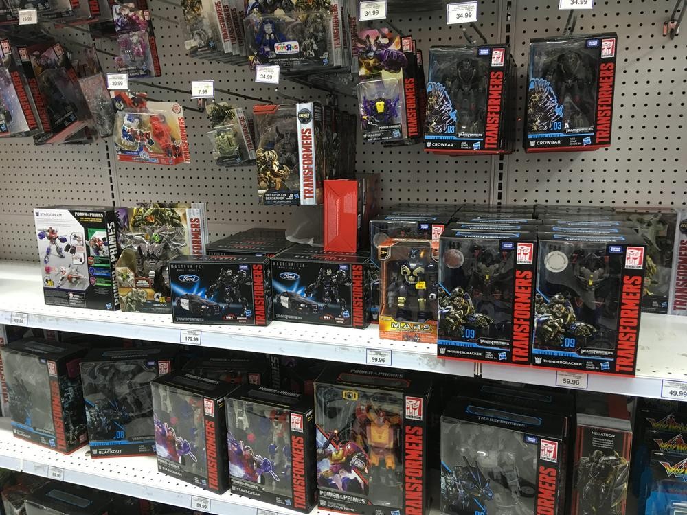 Transformers News: Toys R Us Australia News: Discount Increase, MPM Barricade, Studio Thundercracker