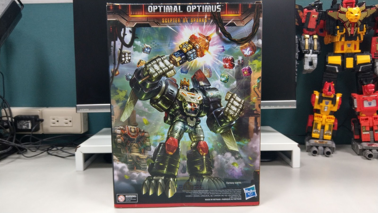 Transformers News: Transformers Power of the Primes San Diego Comic Con Throne of the Primes Pictorial and Video Review