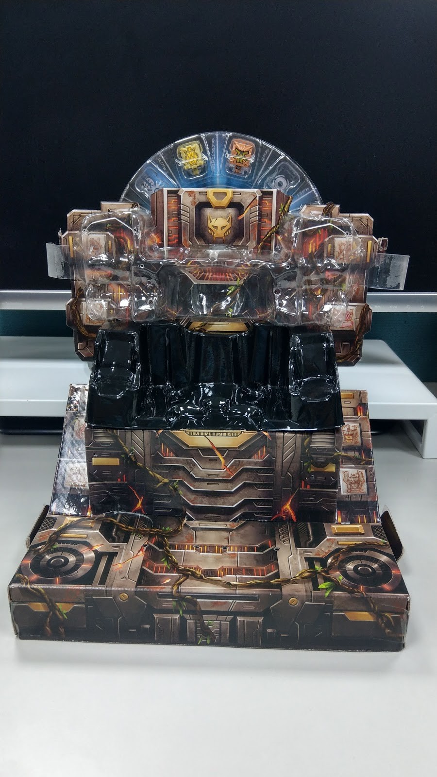 Transformers News: Transformers Power of the Primes San Diego Comic Con Throne of the Primes Pictorial and Video Review