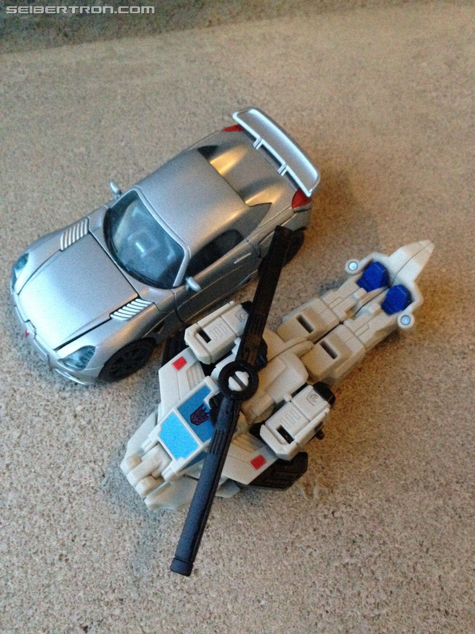 Transformers News: Pictorial Review of Transformers Studio Series Deluxe Jazz