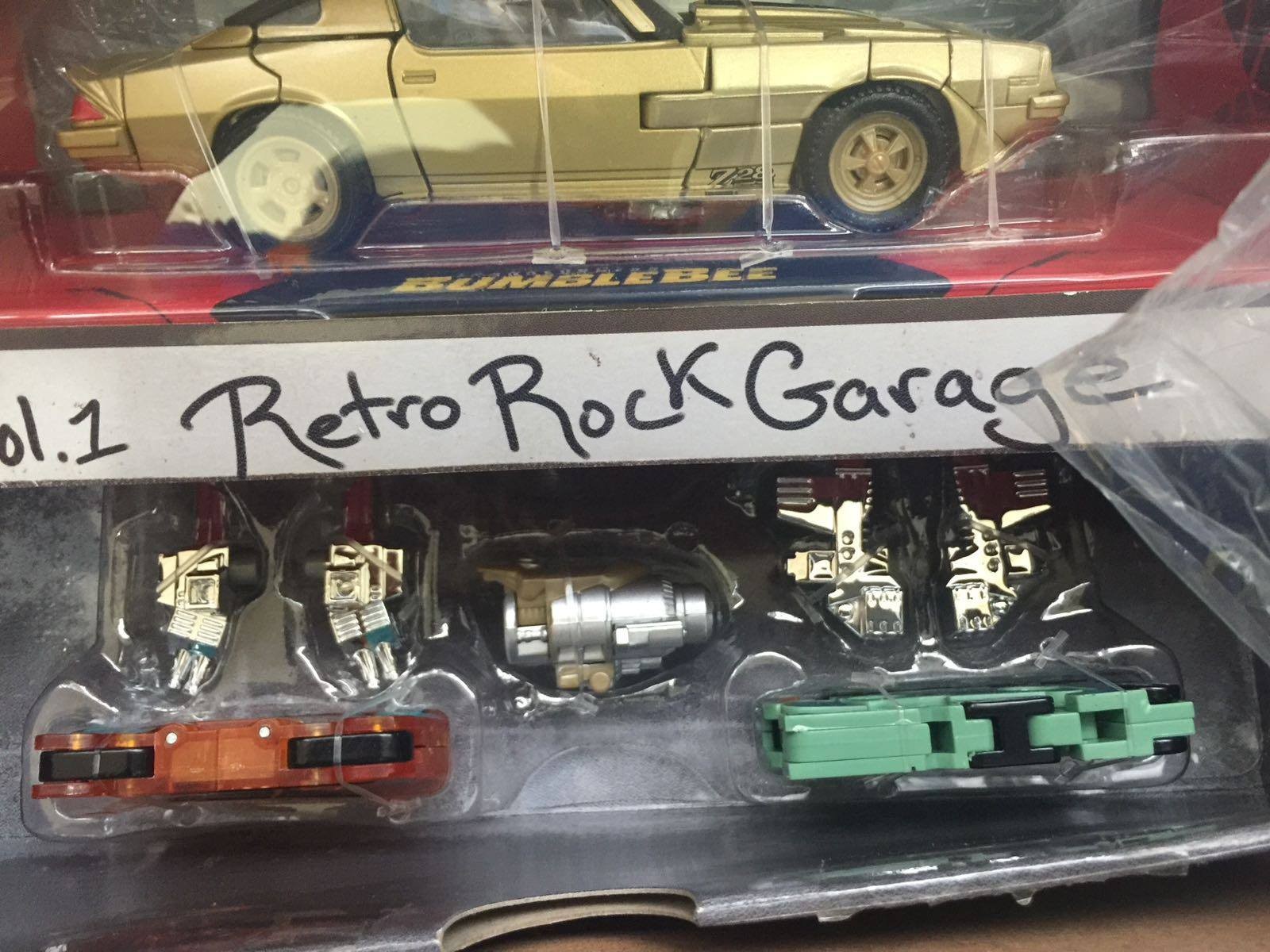 Transformers News: In-Hand Images of #HasbroSDCC Exclusive Dairu & Uruaz Dino Cassettes