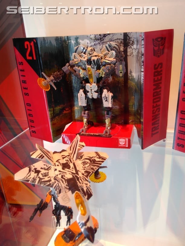 Transformers News: Transformers Studio Series Bumblebee Movie Bumblebee Revealed with Others #HasbroSDCC Transformers News: Transformers Studio Series Bumblebee Movie Bumblebee Revealed with Others #HasbroSDCC