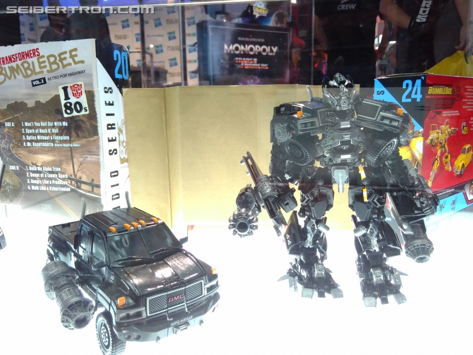 Transformers News: Transformers Studio Series Bumblebee Movie Bumblebee Revealed with Others #HasbroSDCC Transformers News: Transformers Studio Series Bumblebee Movie Bumblebee Revealed with Others #HasbroSDCC