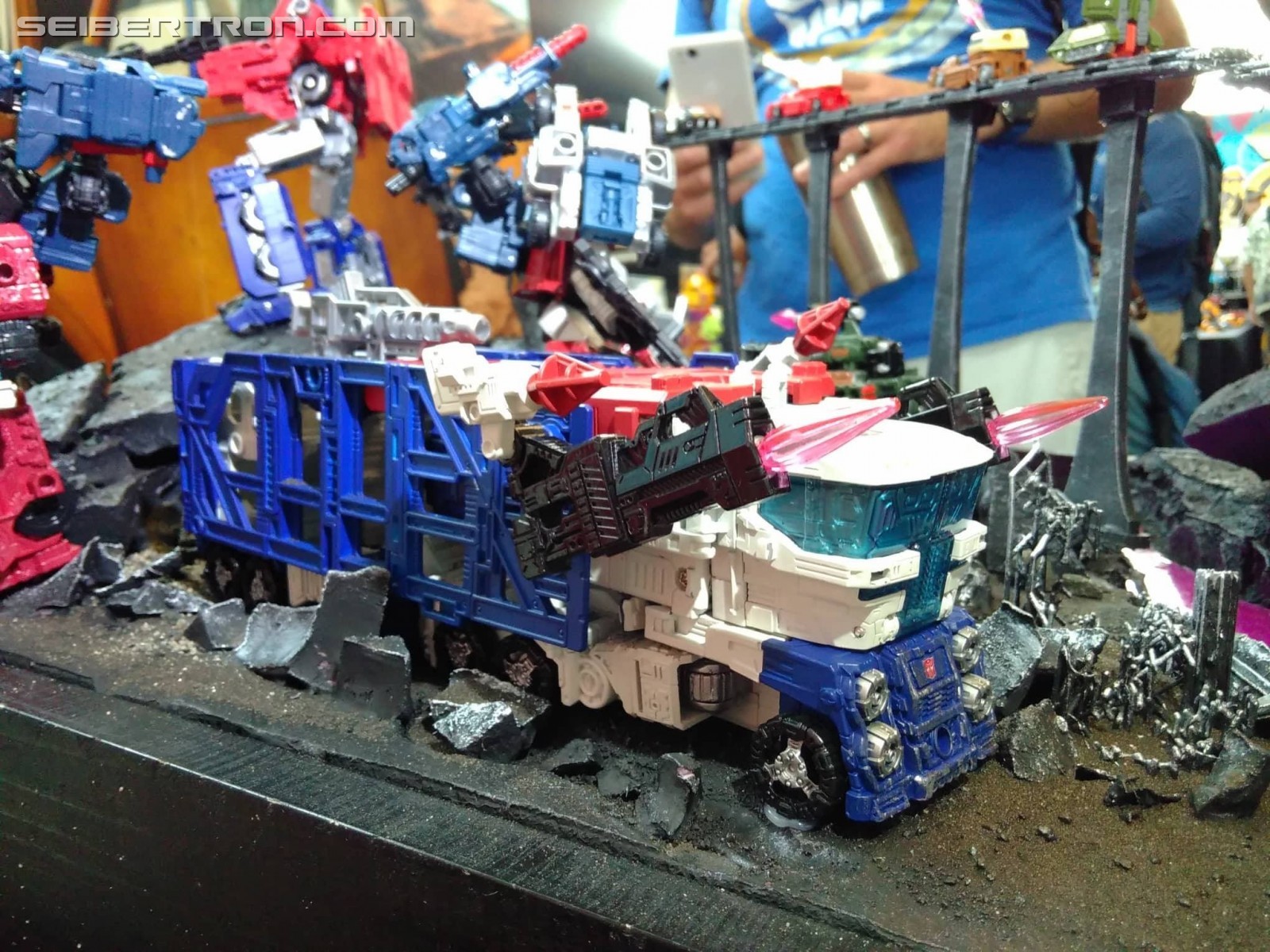 Transformers News: War for Cybertron: Siege Toys on Display at SDCC 2018 with Ultra Magnus, Hound, Ironhide and More Transformers News: War for Cybertron: Siege Toys on Display at SDCC 2018 with Ultra Magnus, Hound, Ironhide and More