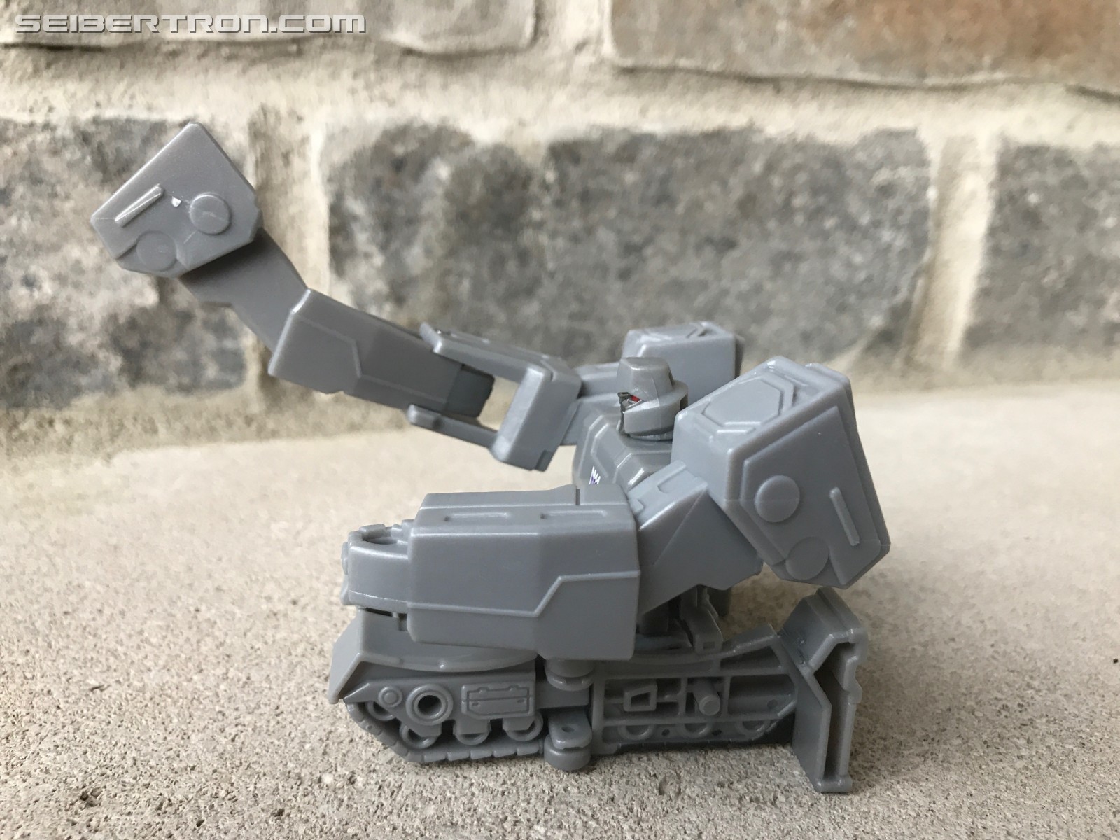 Transformers News: Pictorial Review for Transformers Cyberverse Scout Megatron
