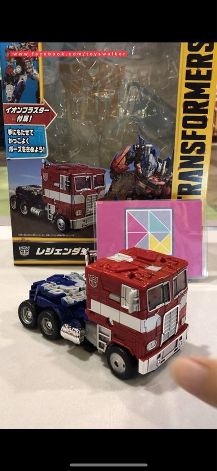 Transformers News: More Images of Bumblebee Movie Evasion Mode Optimus Prime Toy Show Major Differences from Previo Transformers News: More Images of Bumblebee Movie Evasion Mode Optimus Prime Toy Show Major Differences from Previo