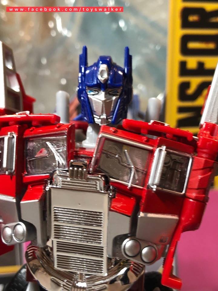 Transformers News: More Images of Bumblebee Movie Evasion Mode Optimus Prime Toy Show Major Differences from Previo Transformers News: More Images of Bumblebee Movie Evasion Mode Optimus Prime Toy Show Major Differences from Previo