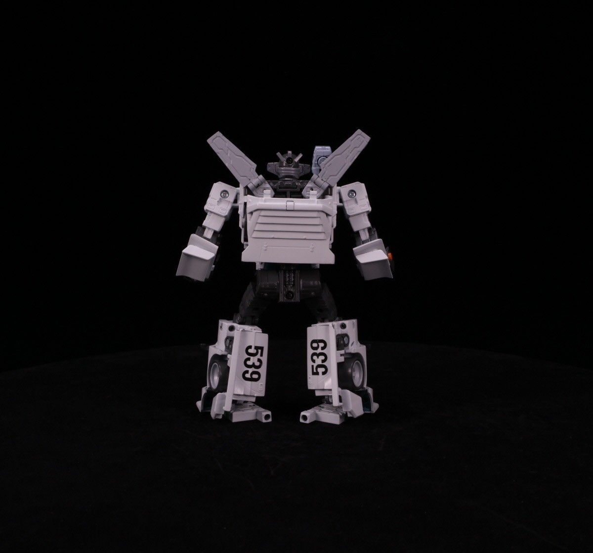 Transformers News: Turn around shots of MP-20+ Wheeljack from Takara Tomy
