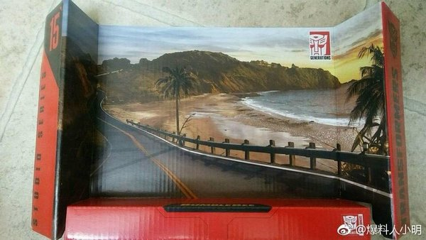 Transformers News: In hand pictures of SS-15 Bumblebee with Charlie and Car Modifications