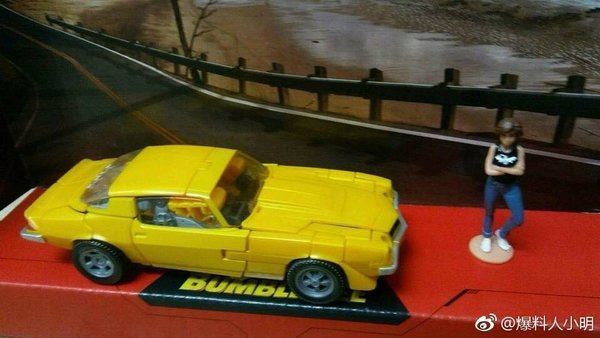 Transformers News: In hand pictures of SS-15 Bumblebee with Charlie and Car Modifications