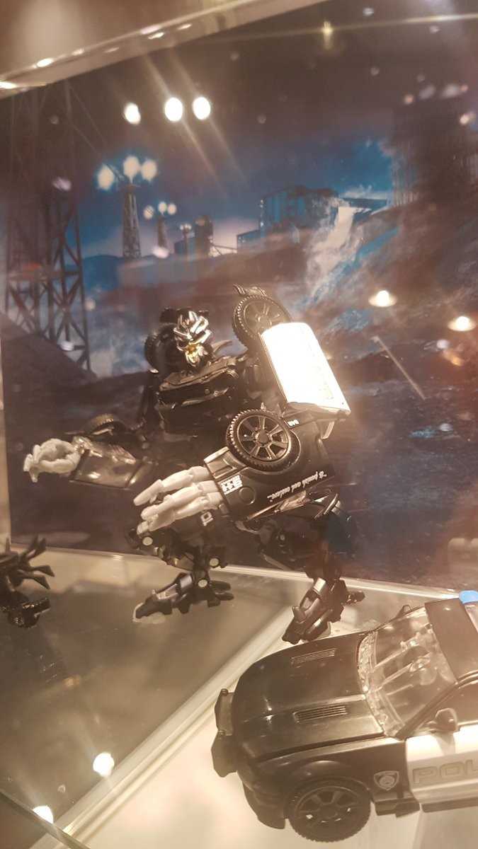 Transformers News: More Images of Transformers Studio Series Deluxe Reveals at Fan Expo Canada #FXC18 Transformers News: More Images of Transformers Studio Series Deluxe Reveals at Fan Expo Canada #FXC18