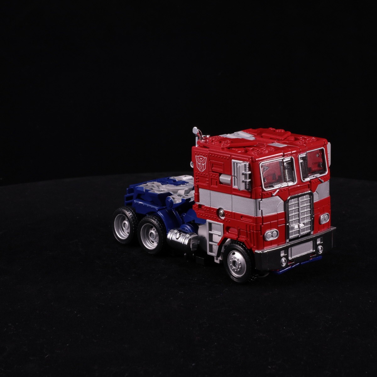 Transformers News: Turnaround Images of Takara Tomy Transformers Bumblebee Movie BB-02 Legendary Optimus Prime