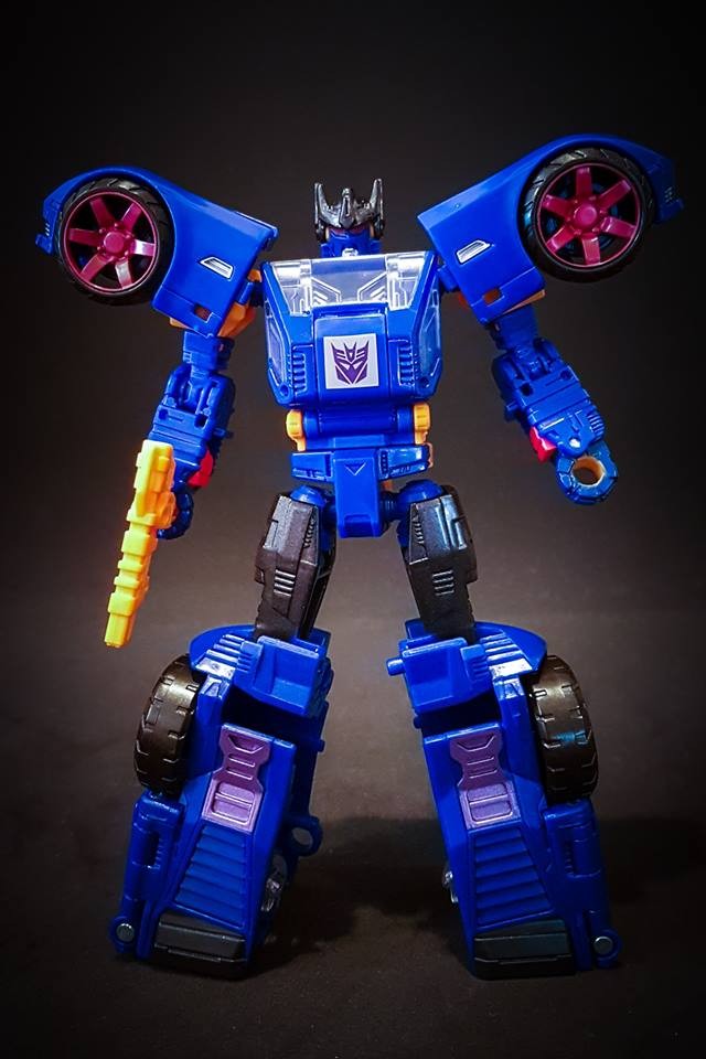 Transformers News: More In hand photos of Prime Wars Exclusive Punch/Counterpunch