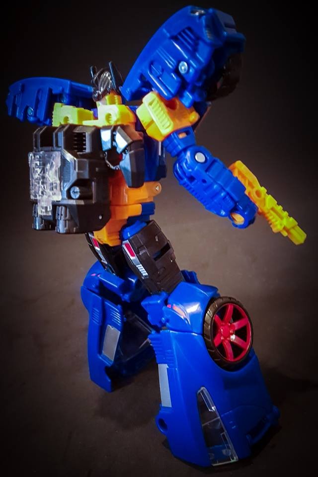 Transformers News: More In hand photos of Prime Wars Exclusive Punch/Counterpunch