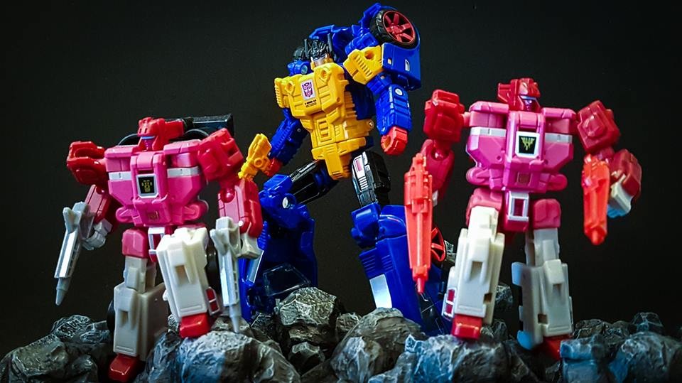 Transformers News: More In hand photos of Prime Wars Exclusive Punch/Counterpunch